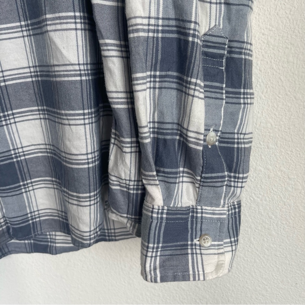 Faherty Lightweight Flannel Button Down Long Slee… - image 3